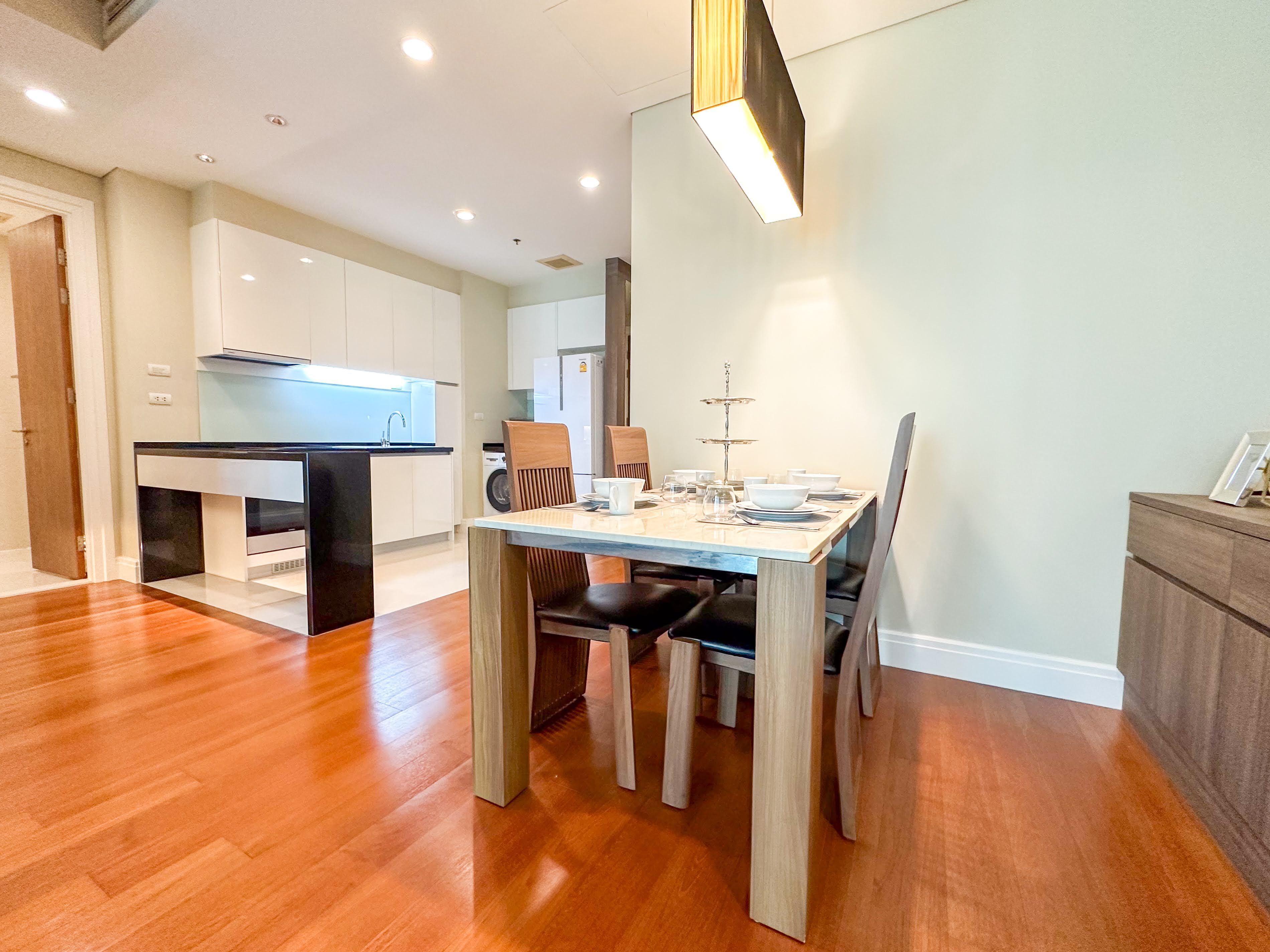 [SUP-1179] Bright Sukhumvit 24 (ไบร์ท สุขุมวิท 24) : คอนโดมิเนียมให้เช่า 2 ห้องนอน ใกล้พร้อมพงษ์ พร้อมเข้าอยู่ทันที นัดดูห้องได้เลย