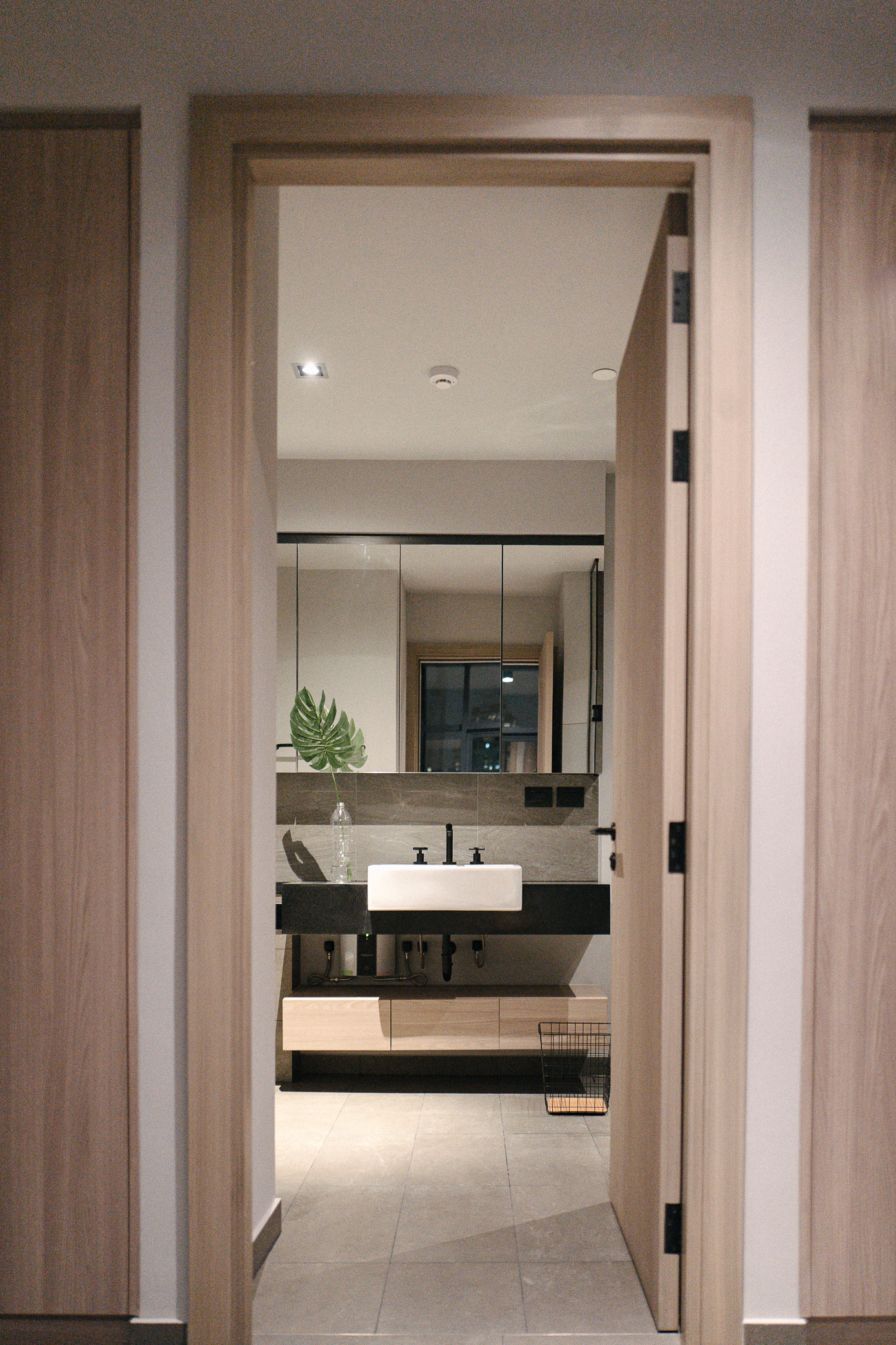 [RA-2593] The Lofts Asoke (เดอะ ลอฟท์ อโศก) : คอนโดมิเนียมให้เช่า 2 ห้องนอน ใกล้อโศก ห้องสวย ราคาพิเศษ