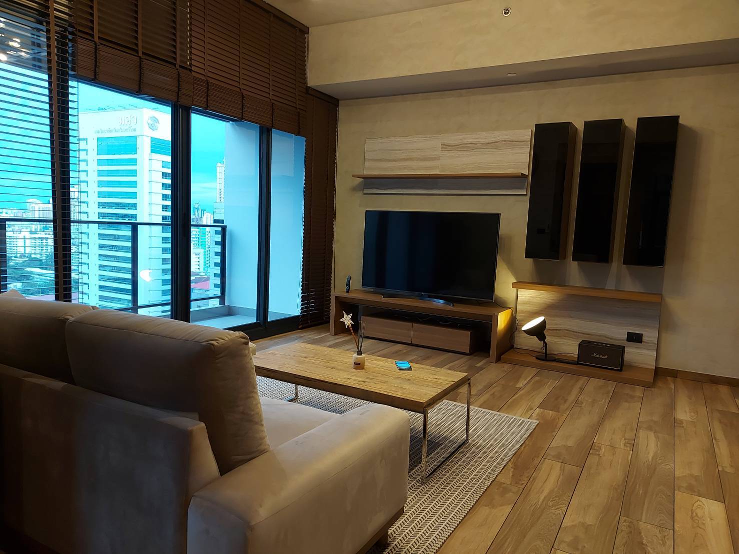 [RA-2585] The Lofts Asoke (เดอะ ลอฟท์ อโศก) : คอนโดมิเนียมให้เช่า 2 ห้องนอน ใกล้อโศก ดีลดี ราคาพิเศษสุดๆ