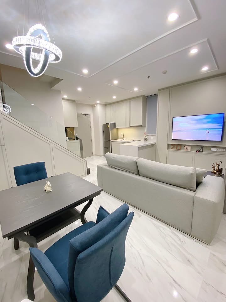 (ขาย) Ideo Q Phayathai (ไอดีโอ คิว พญาไท) – ห้องหายาก Duplex 2 ชั้น รีโนเวทหรู ใกล้ BTS พญาไท Rare Item! ห้องมุม Duplex 2 ชั้น มีเพียง 10 ยูนิตในโครงการ รีโนเวทจัดเต็มกว่า 2 ล้านบาท วิวรถไฟฟ้าพญาไท