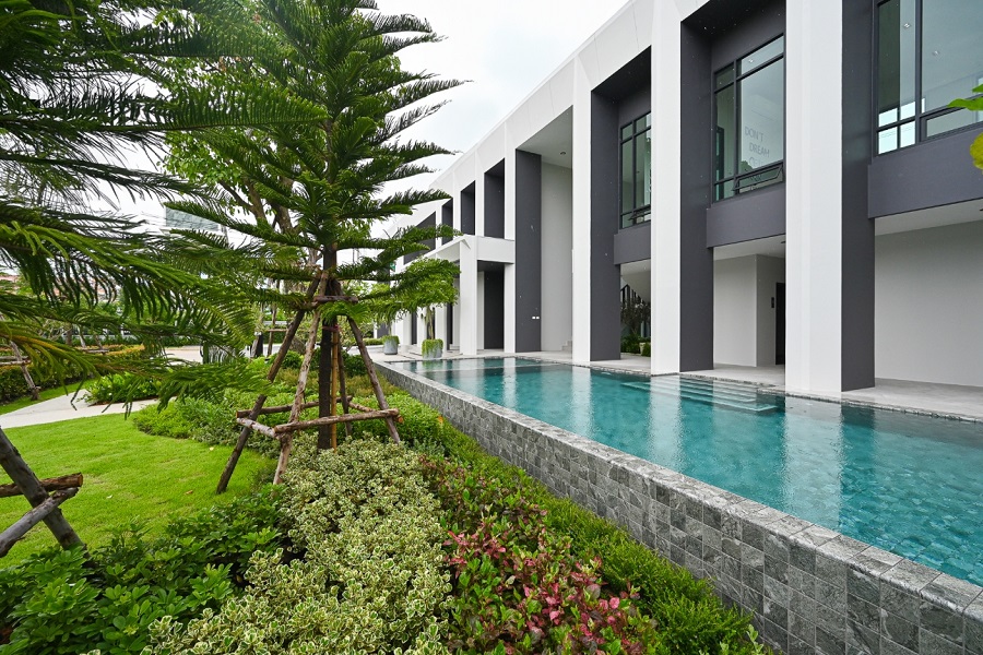 เอสตัน-ลาดกระบัง-สุวรรณภูมิ